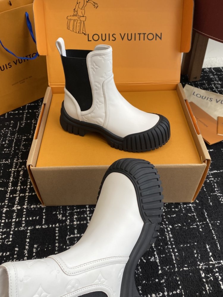 Boots women's фото 7