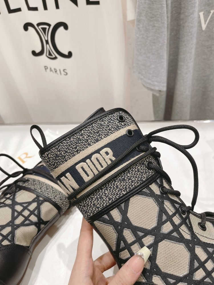 Ботинки женские фото 7