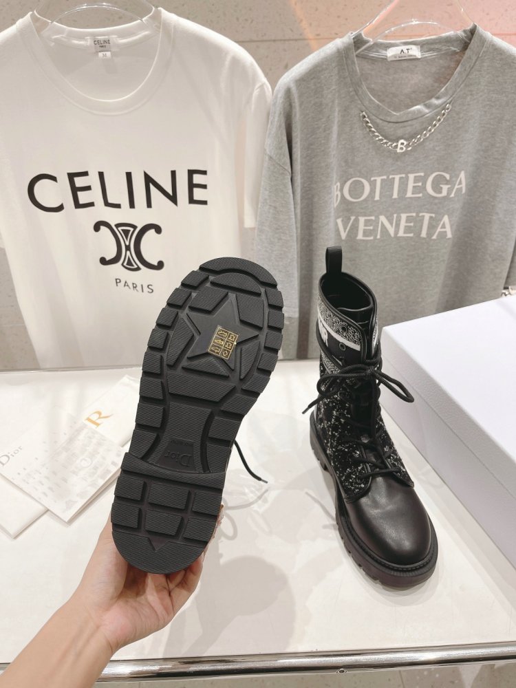 Ботинки женские фото 7