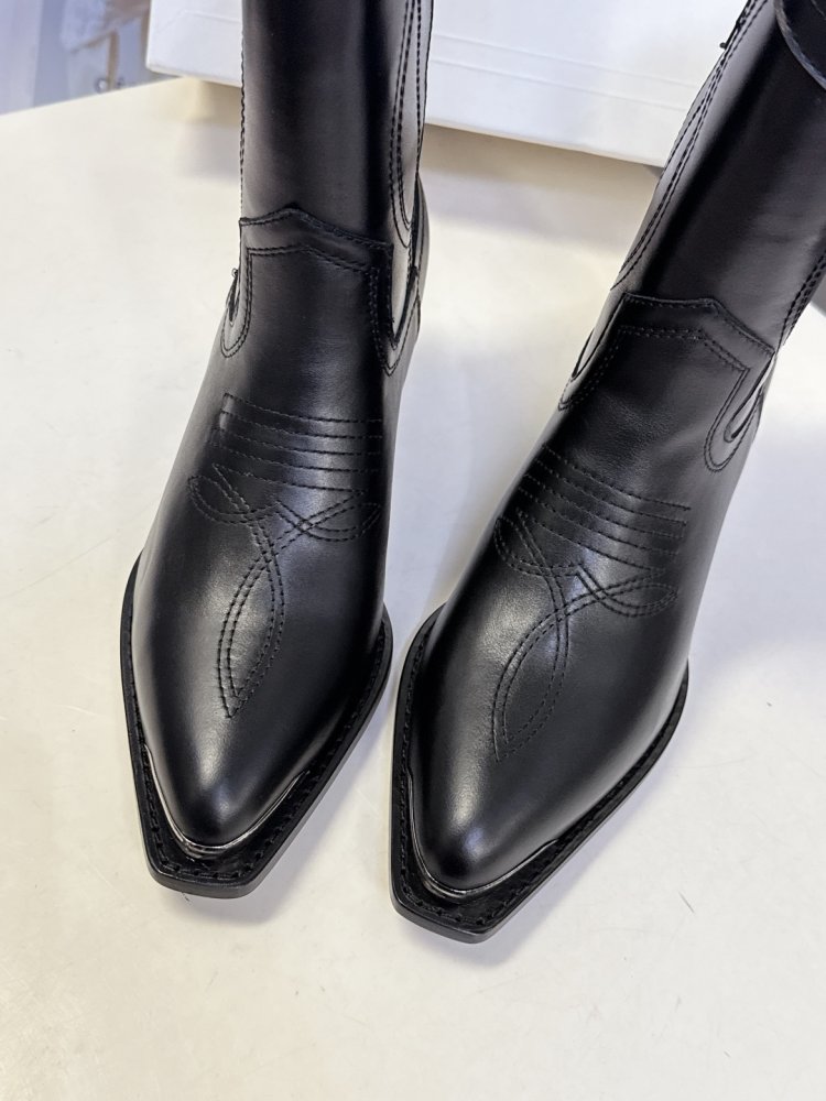 Ботинки женские фото 7