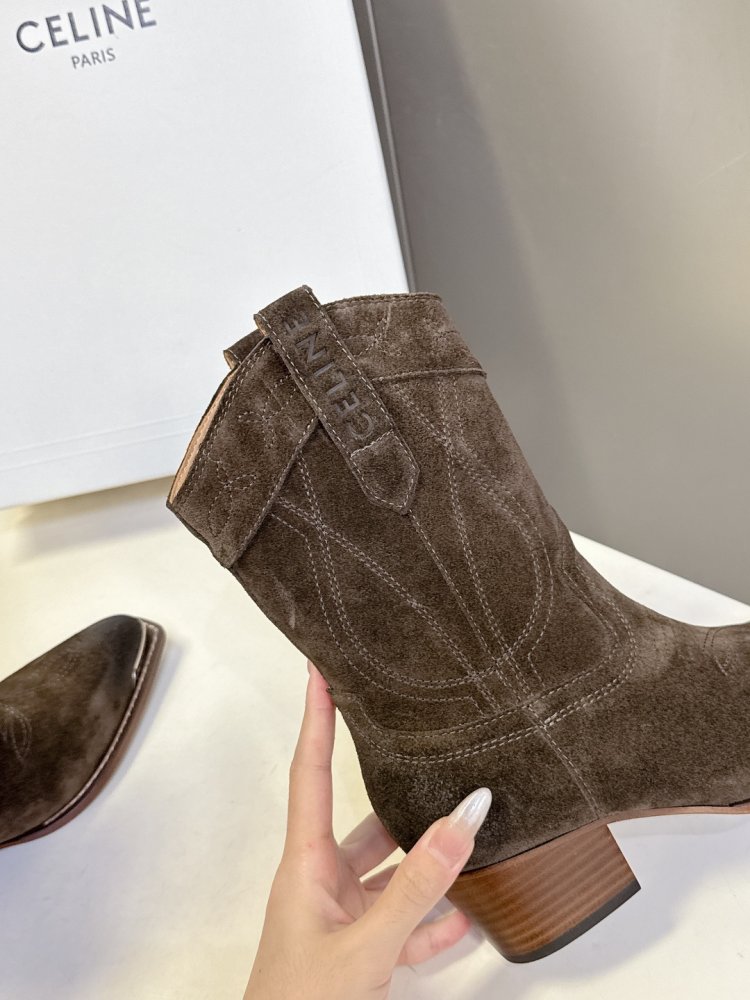 Ботинки женские фото 7