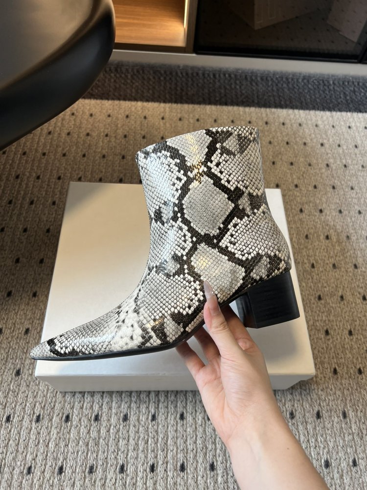 Ботинки женские фото 7