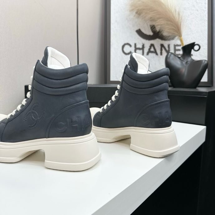 Ботинки женские фото 7