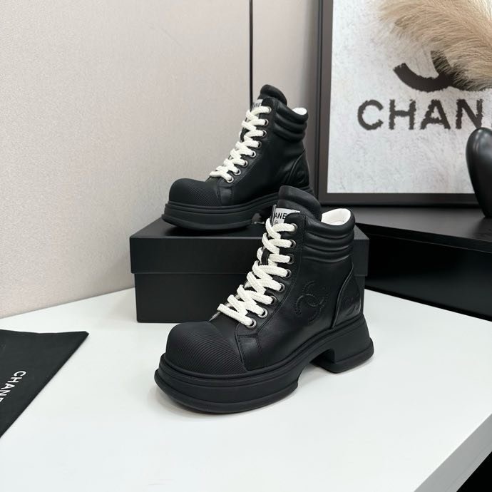 Ботинки женские фото 7