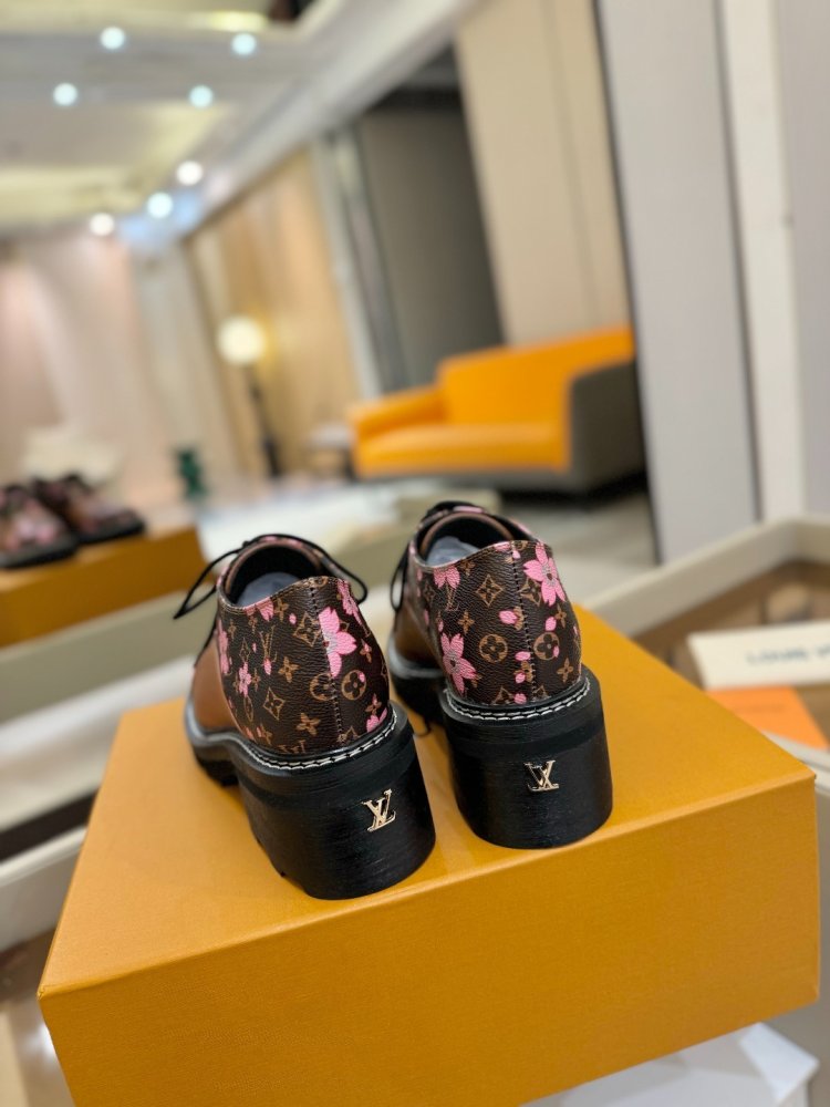 Boots women's фото 7