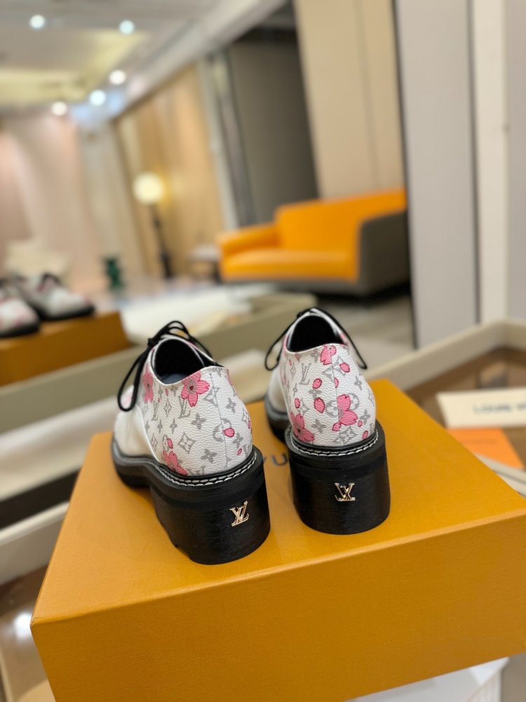 Boots women's фото 7