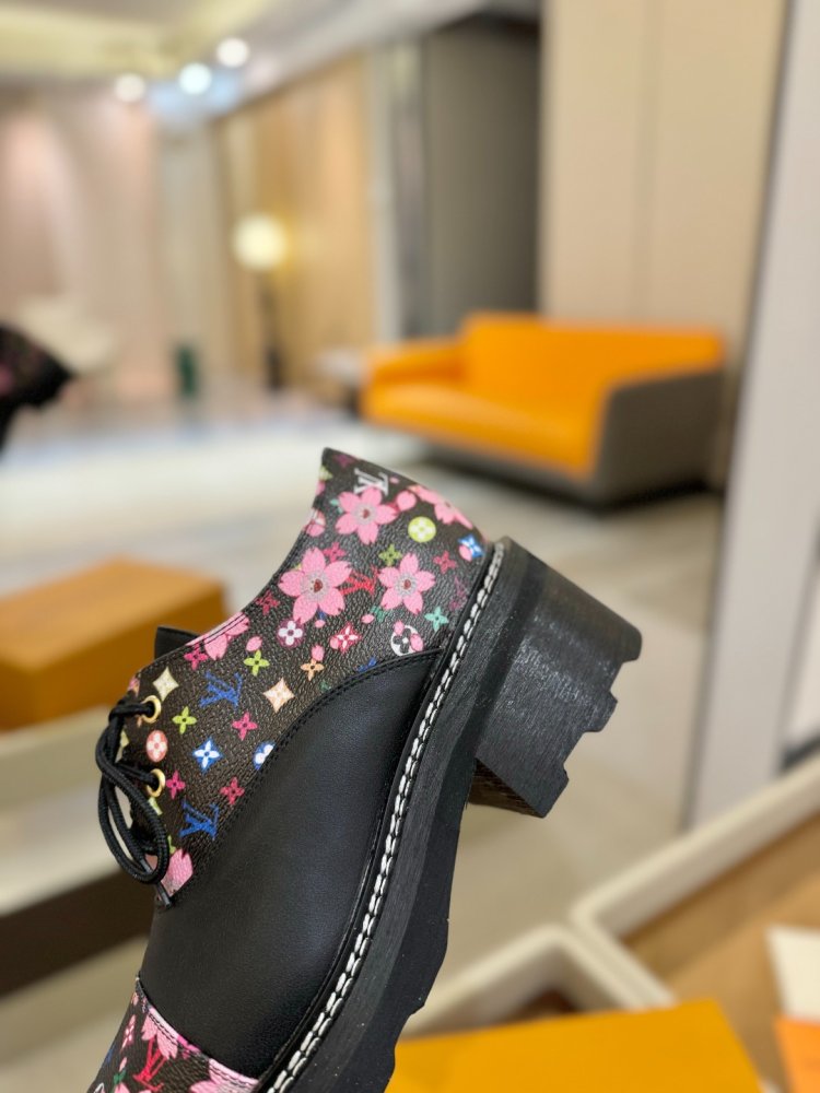 Boots women's фото 7