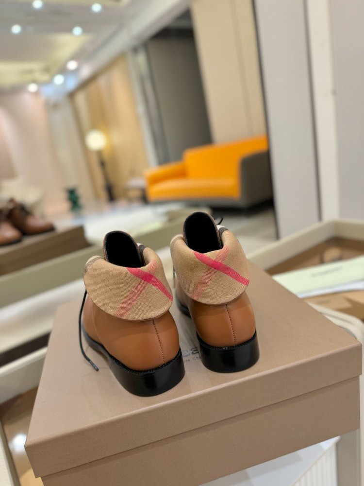 Ботинки женские фото 7