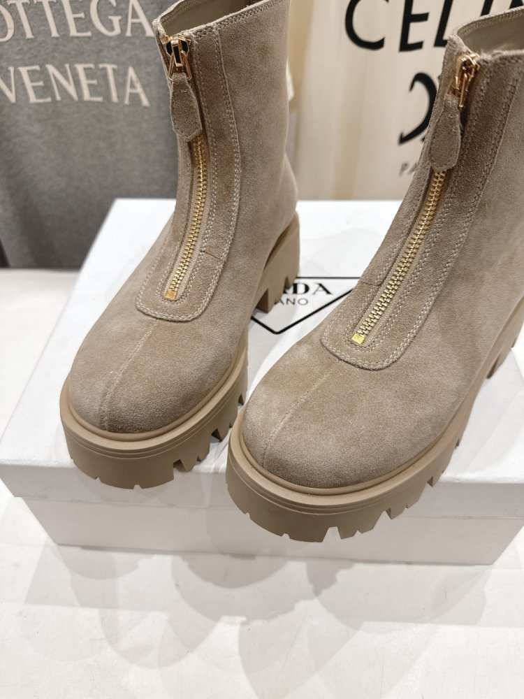 Ботинки женские фото 7