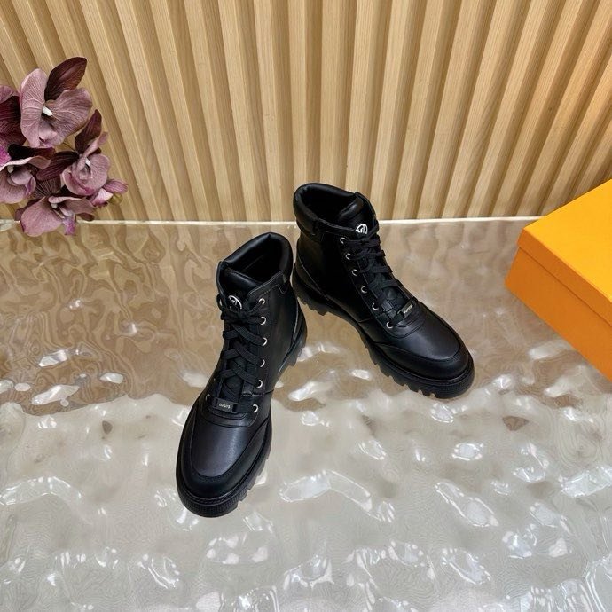 Ботинки женские фото 7