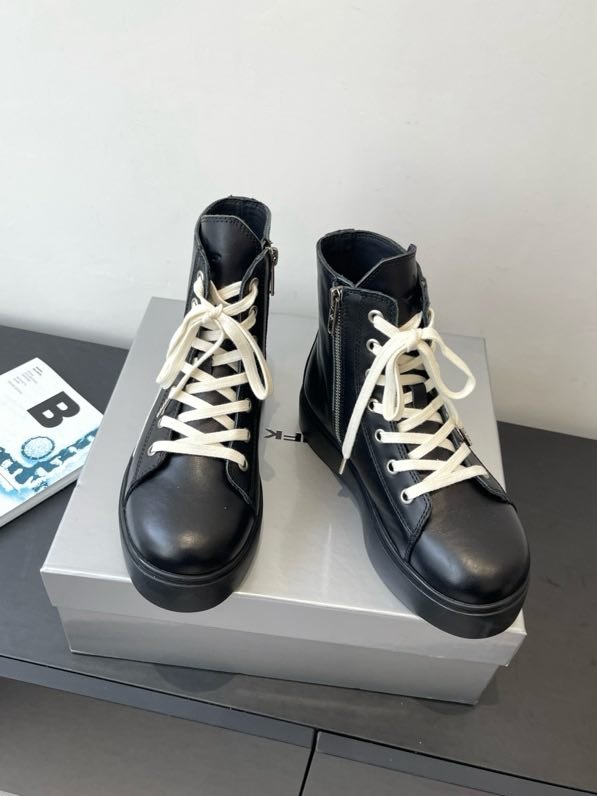 Ботинки женские фото 7