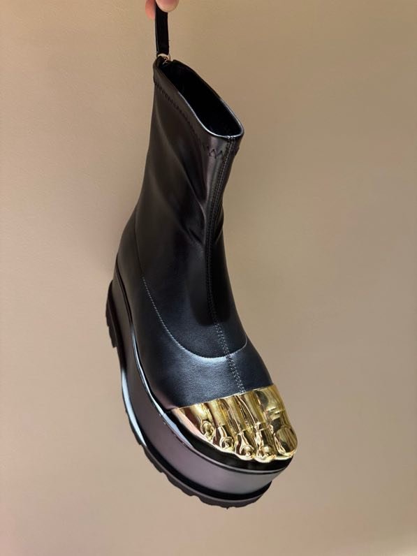 Ботинки женские фото 7