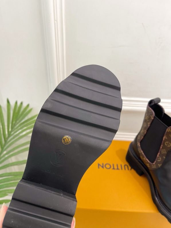 Boots women's фото 7