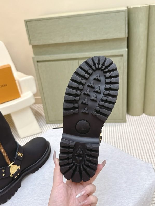 Ботинки женские фото 7