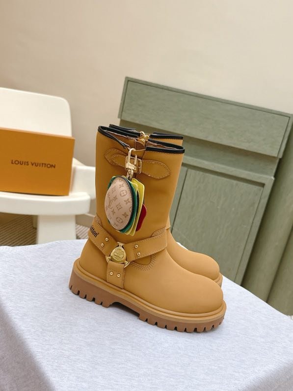 Ботинки женские фото 7