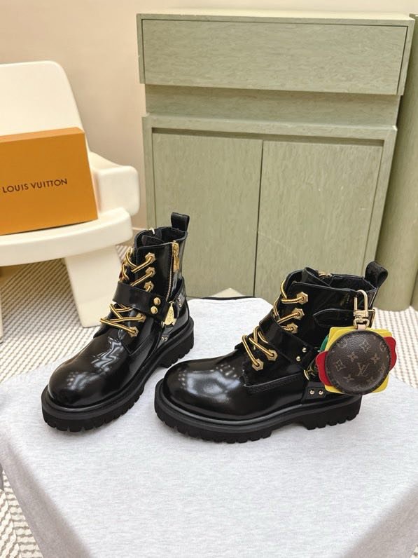 Boots women's фото 7