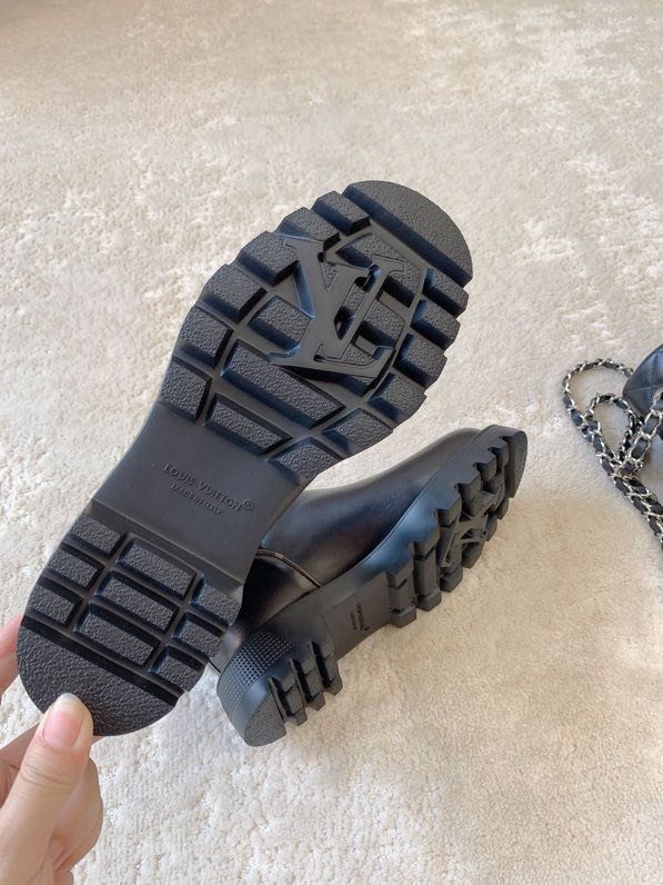 Ботинки женские фото 7