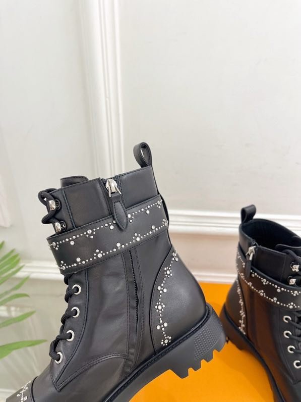 Ботинки женские фото 7