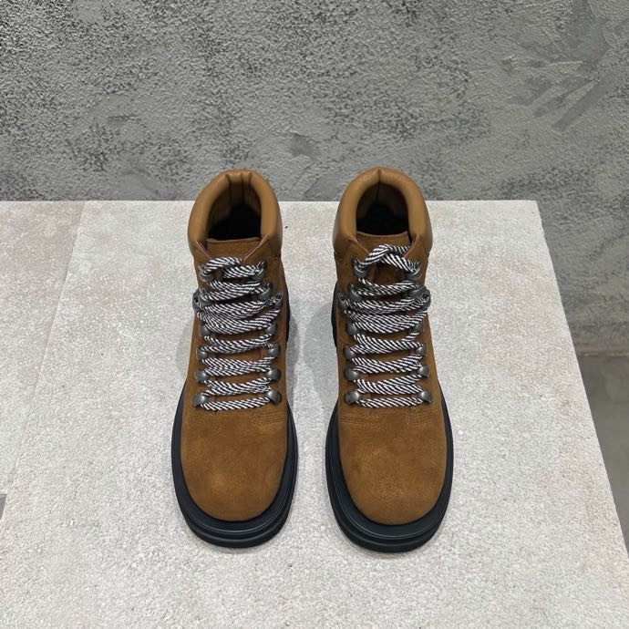 Ботинки женские фото 7