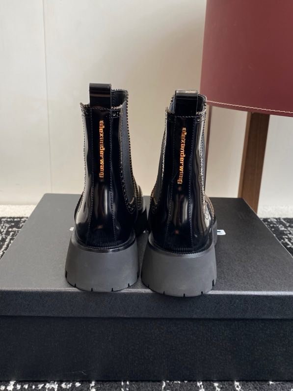 Ботинки женские фото 7