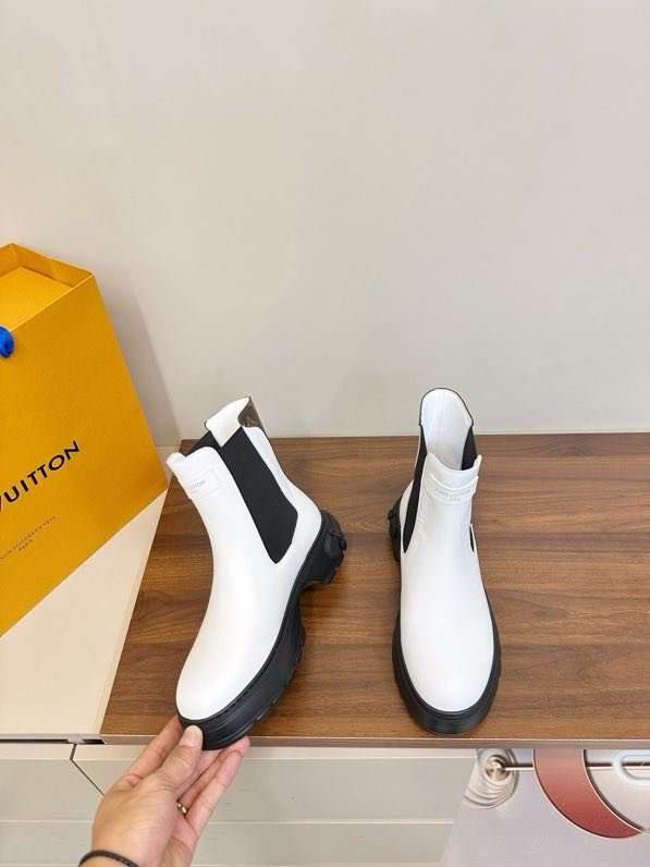 Ботинки женские фото 7