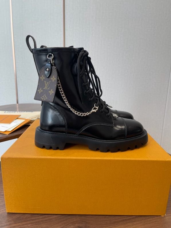 Ботинки женские фото 7