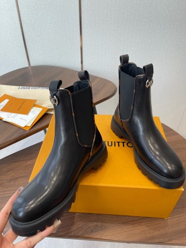 Ботинки женские фото 7