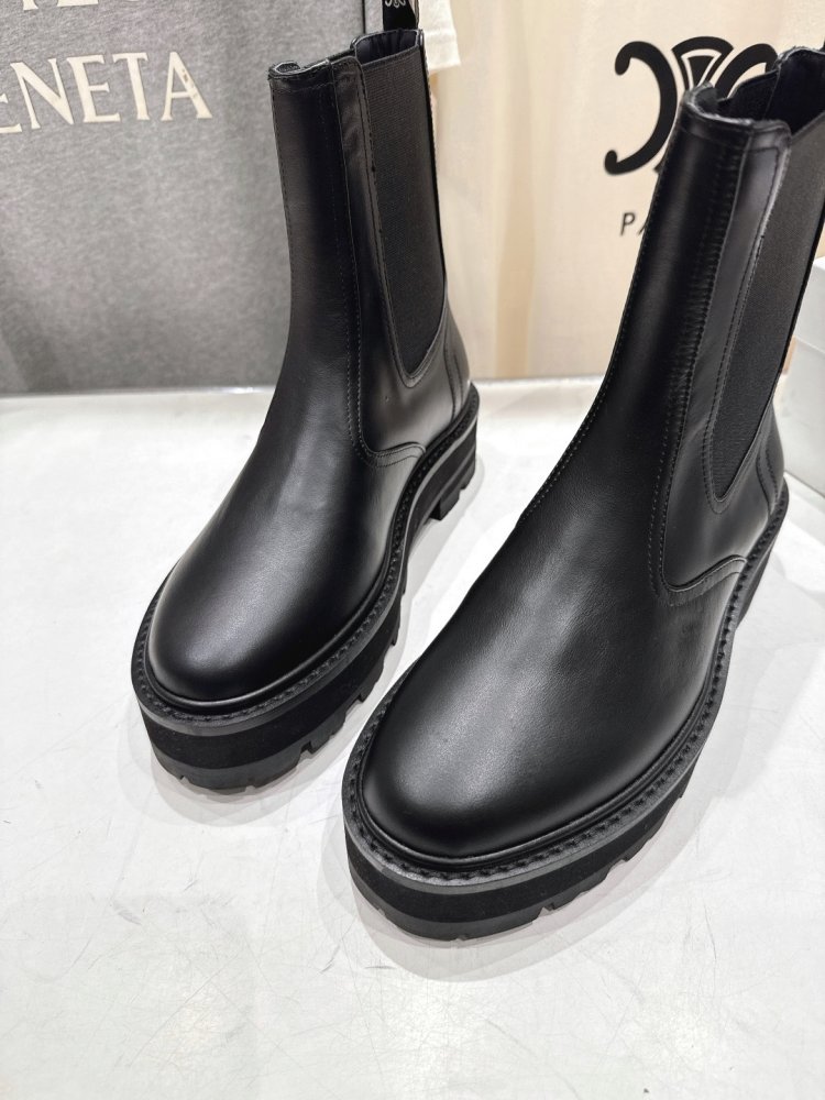 Boots women's фото 7