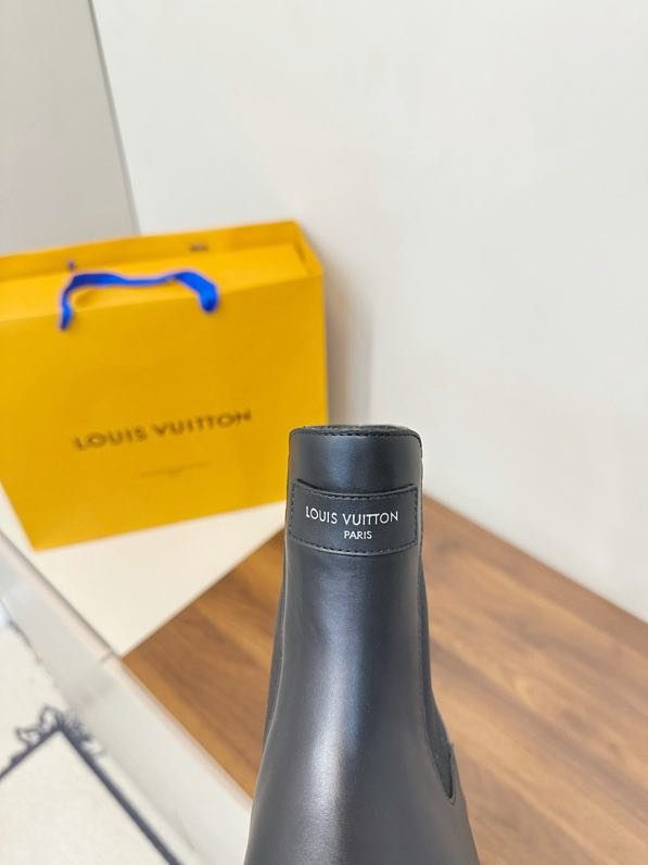 Ботинки женские фото 7