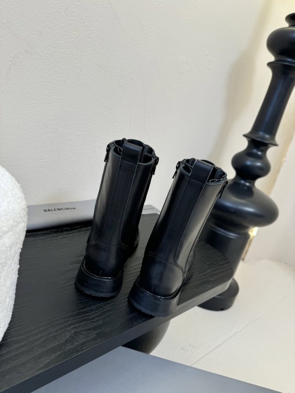 Ботинки женские фото 7