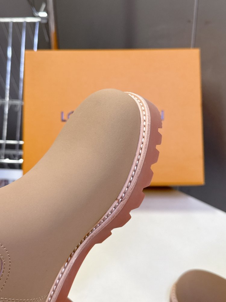 Ботинки женские фото 7