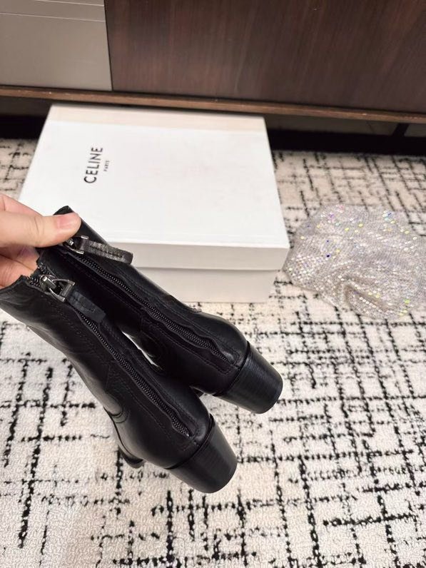 Ботинки женские фото 8