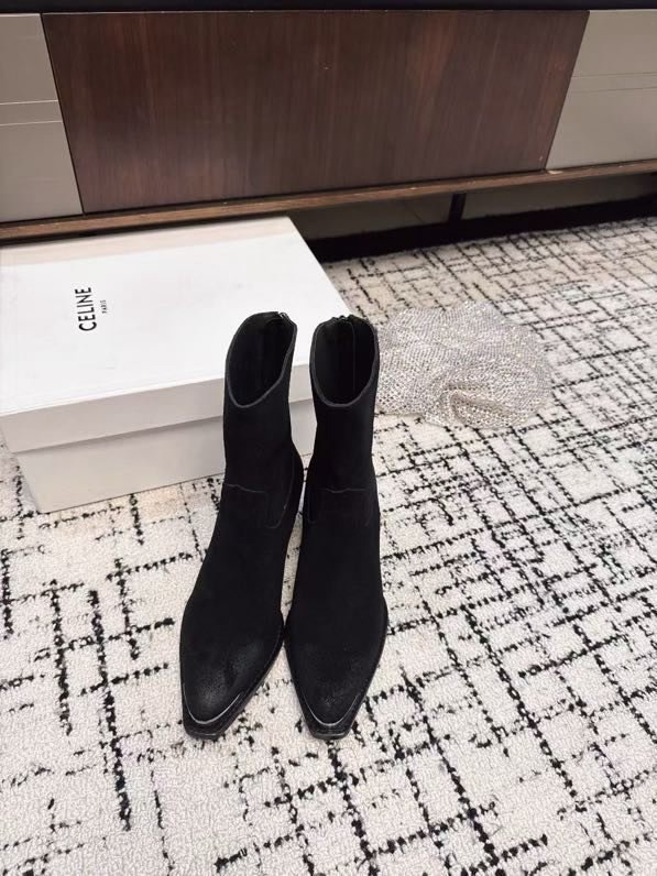 Ботинки женские фото 8