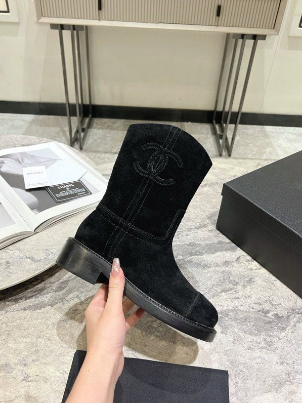 Ботинки женские фото 8