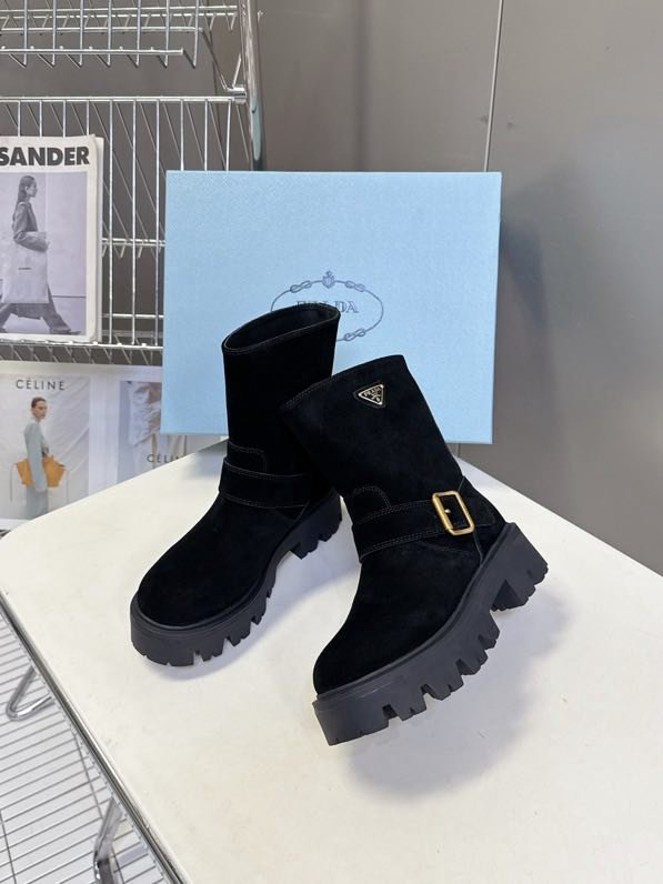 Ботинки женские фото 8