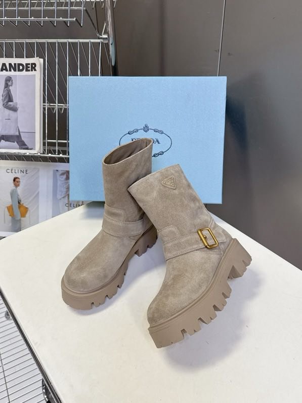 Ботинки женские фото 8