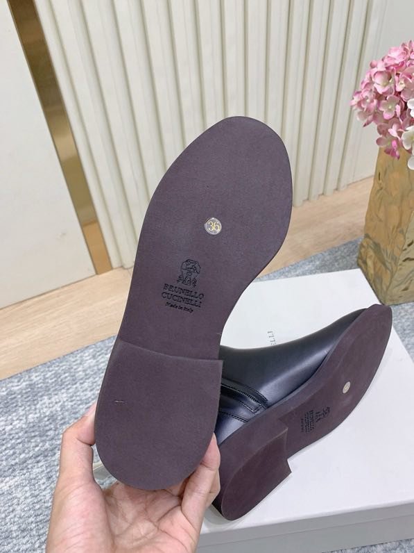 Ботинки женские фото 8