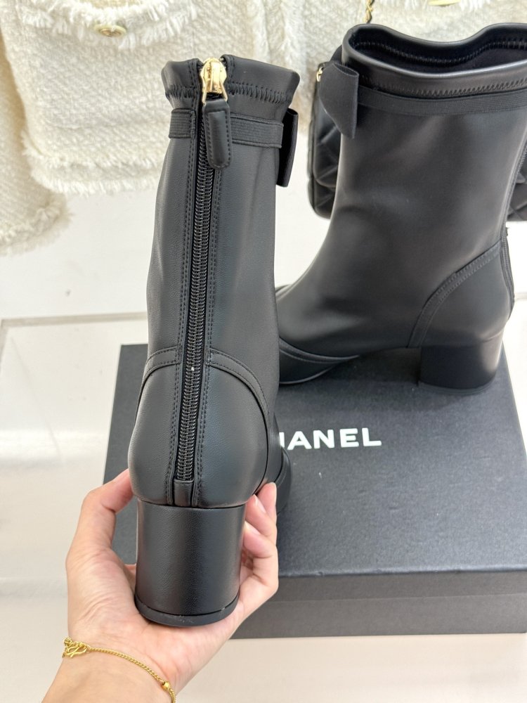 Ботинки женские фото 8