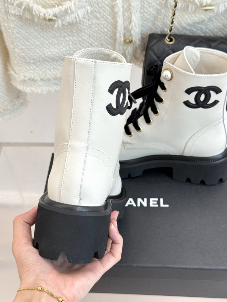 Ботинки женские фото 8