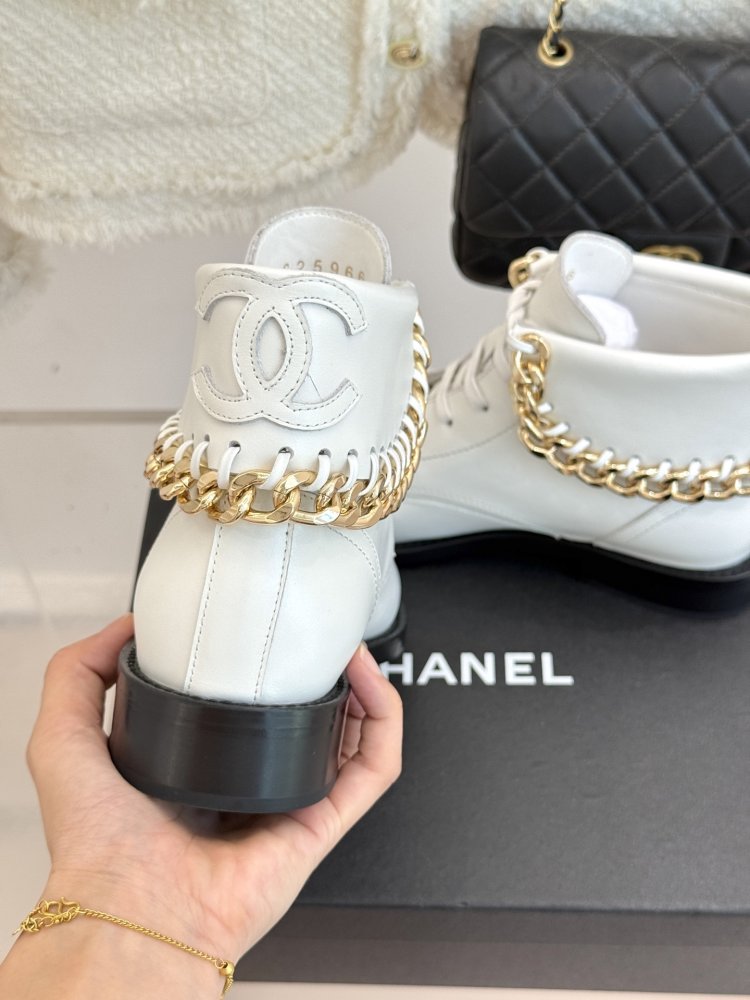 Ботинки женские фото 8