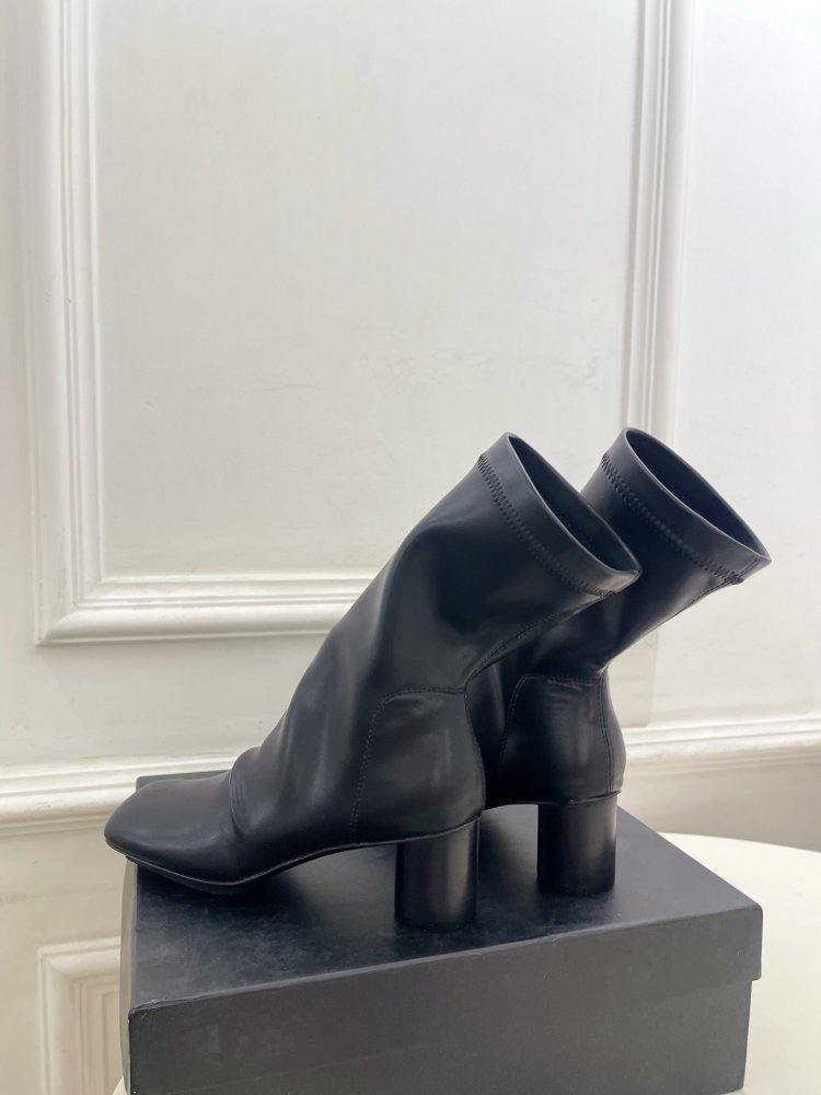 Ботинки женские фото 8