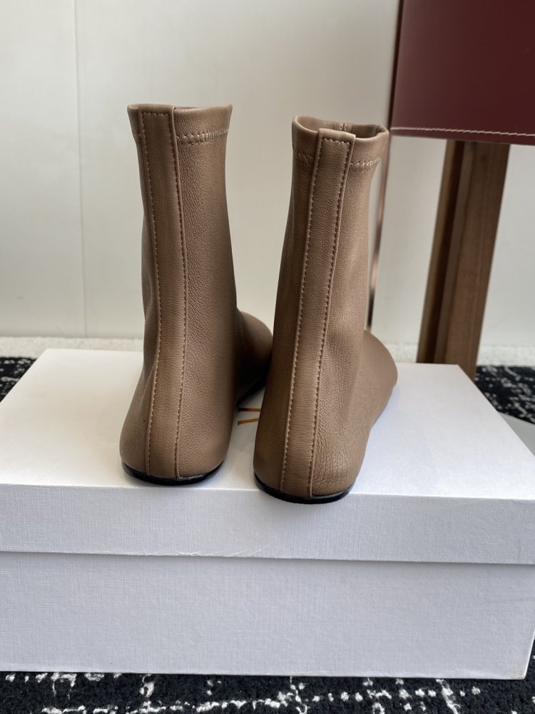 Ботинки женские фото 8