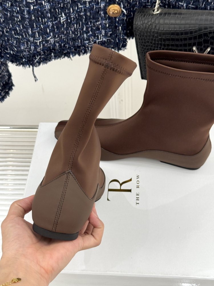 Ботинки женские фото 8