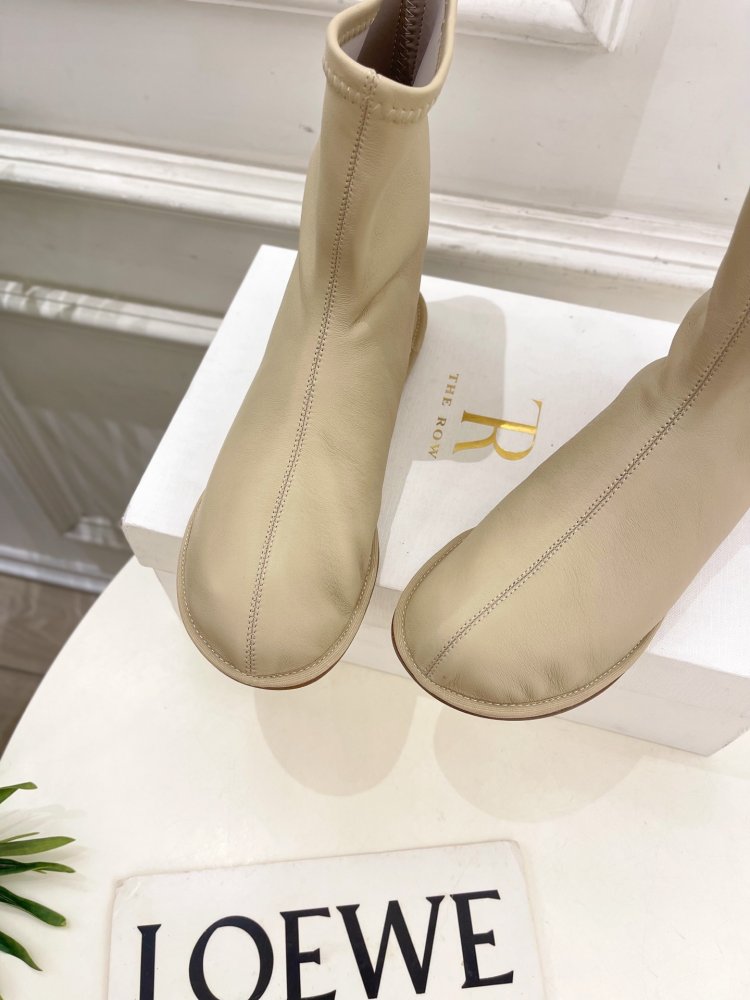 Ботинки женские фото 8