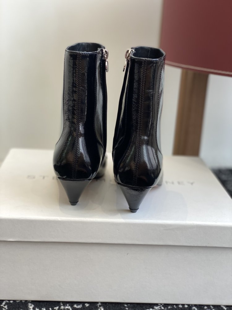 Ботинки женские фото 8