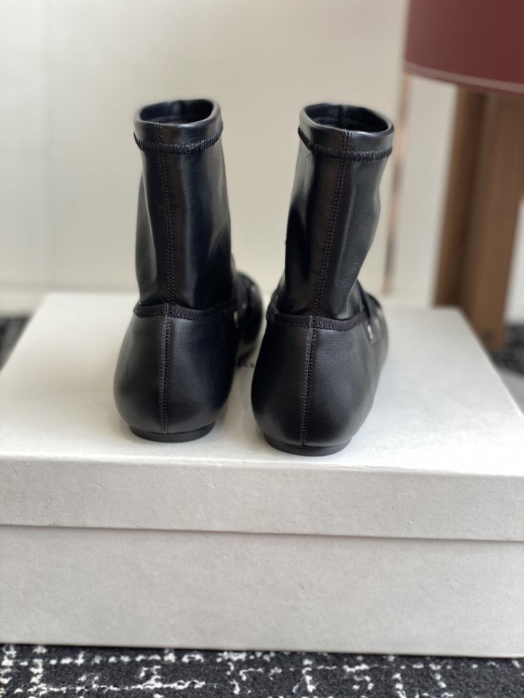 Ботинки женские фото 8