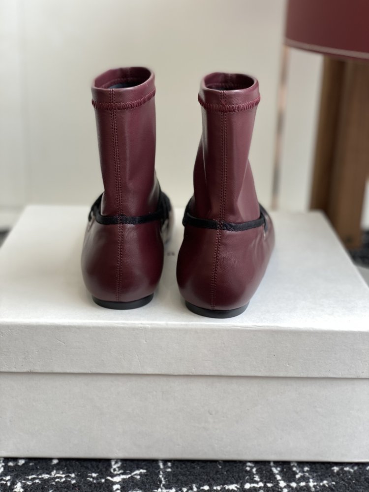 Ботинки женские фото 8