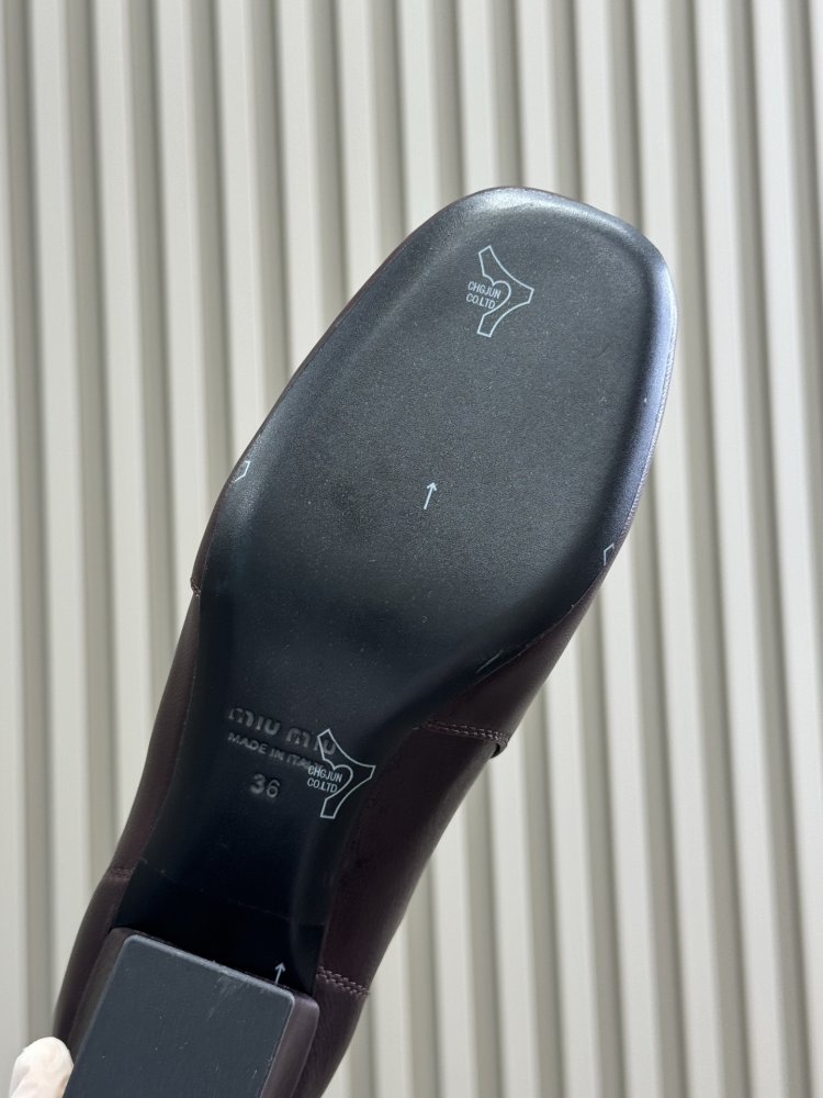 Ботинки женские фото 8