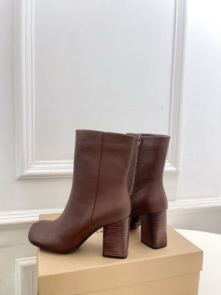 Ботинки женские фото 8