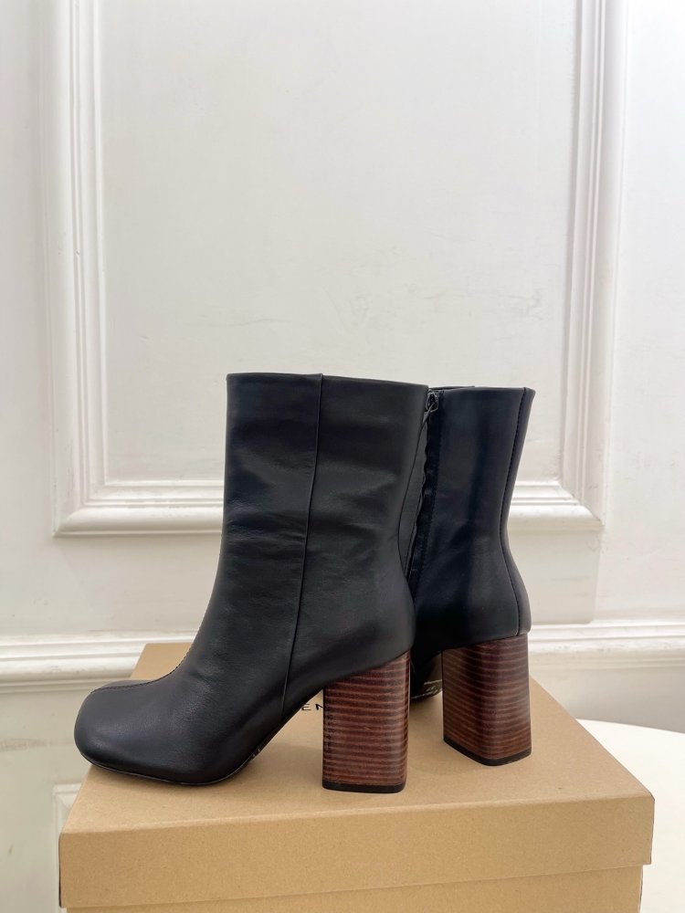 Ботинки женские фото 8